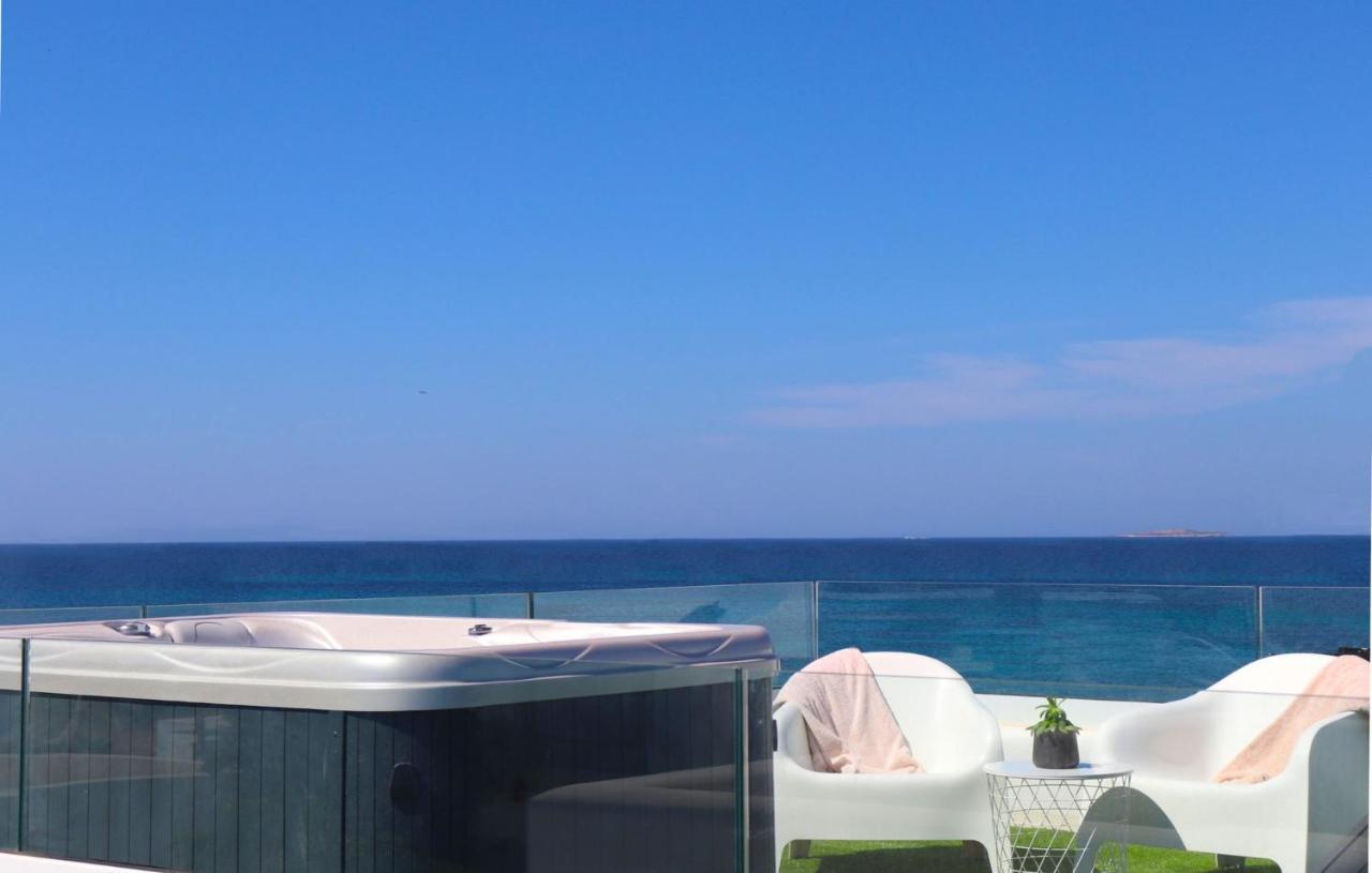 Beach Apartment Thalia With Hot Tub And Sea View Agios Prokopios  Eksteriør billede